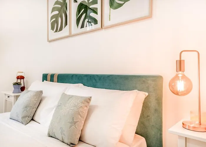 Appartement Petite Maison 19 *